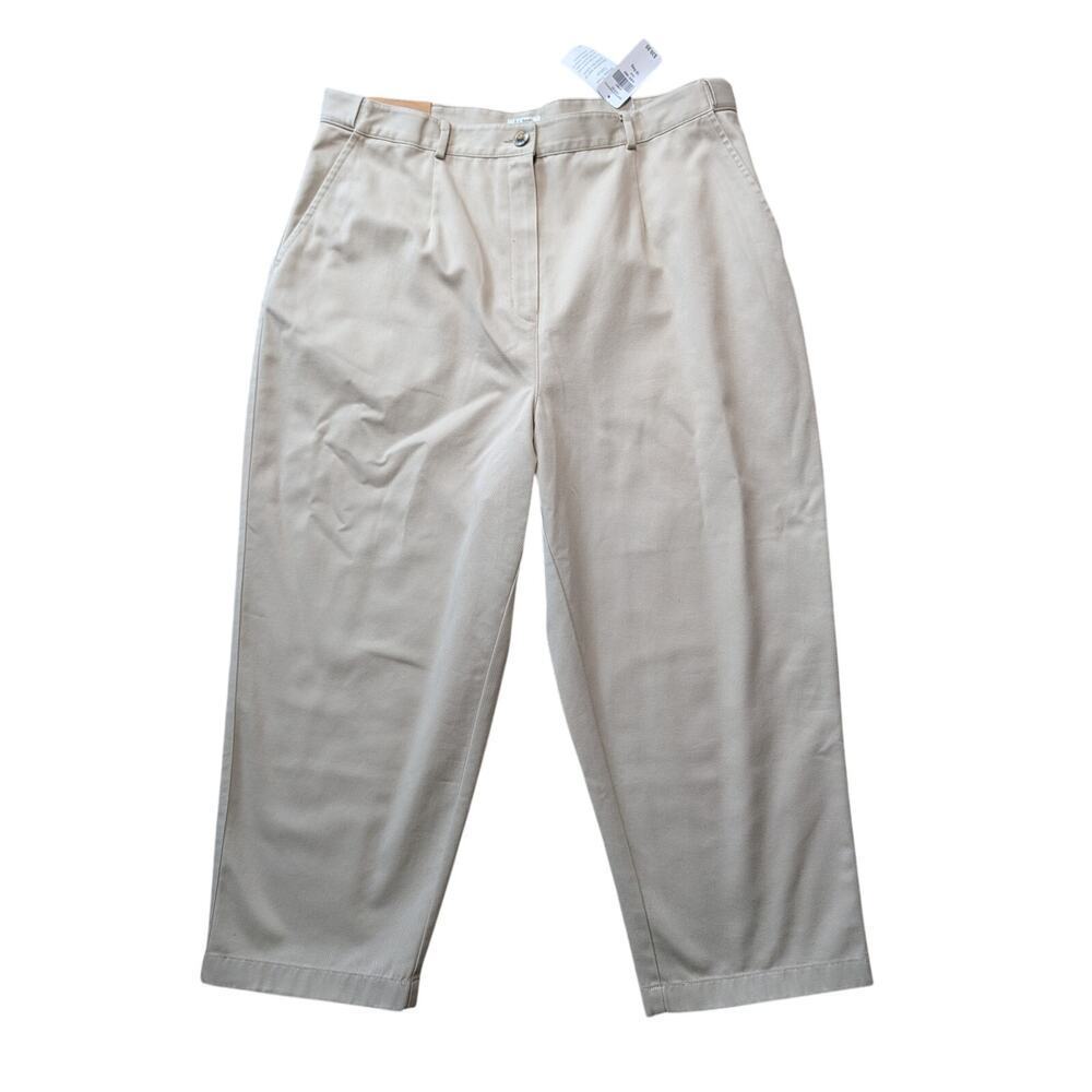 Vintage L:.L. BEAN Woman's khaki Pants, size 18; Khaki/Tan NWT; NEW